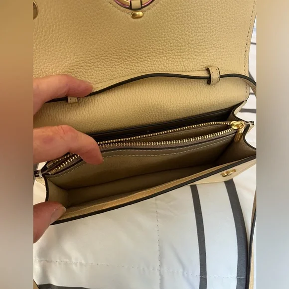 Tory Burch Miller Wallet Crossbody in Vanilla Soft Serve - Picture 12 of 15